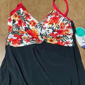 Women’s Bathing Suit .. Catalina .. NWT .. size L (12-14)